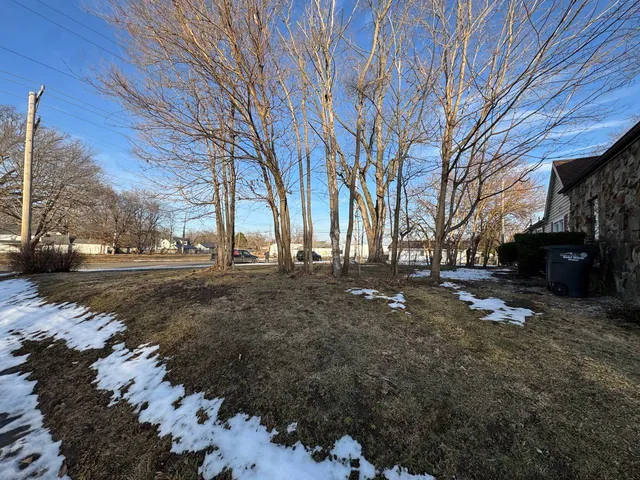 $8,000 | 608 West Fairchild Street, Danville, IL 61832