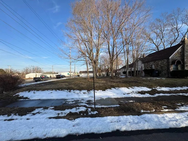 $8,000 | 608 West Fairchild Street, Danville, IL 61832