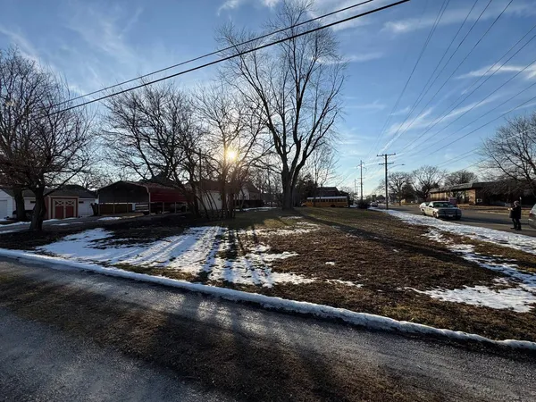 $8,000 | 608 West Fairchild Street, Danville, IL 61832