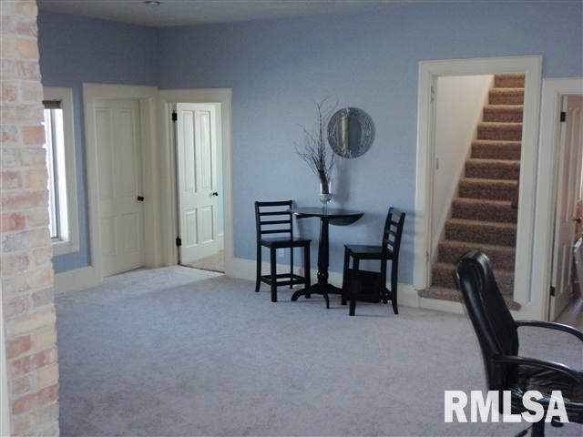 19253 Hazel Road Morrison, IL 61270 - Photo 6 of 10