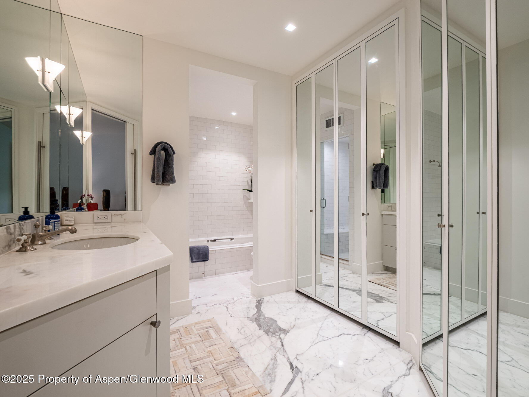 1440 Crystal Lake Road Aspen, CO 81611 - Photo 17 of 44 Suite 2 Full Bathroom