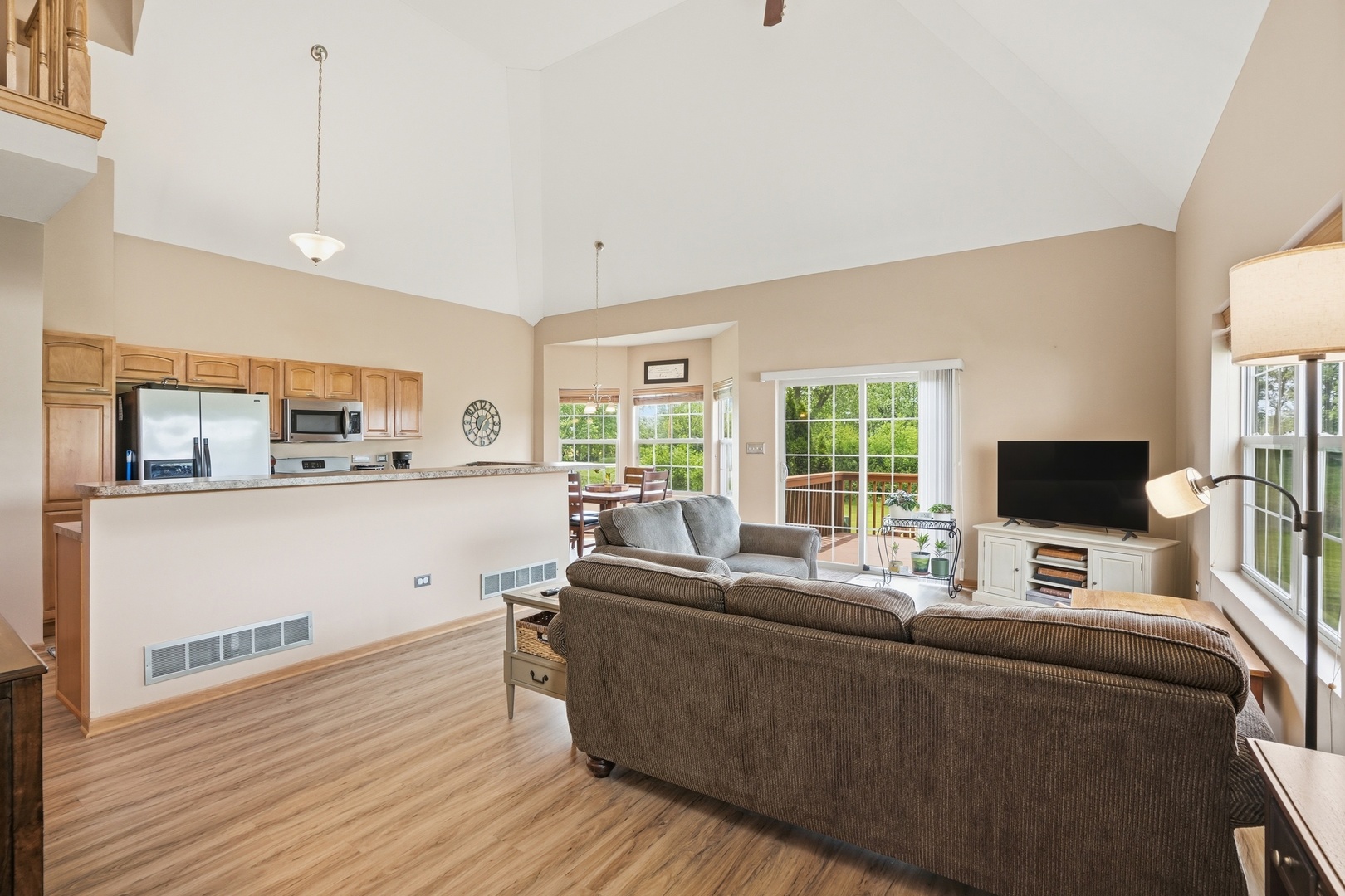 246 Sunset Boulevard Beecher, IL 60401 - Photo 4 of 36