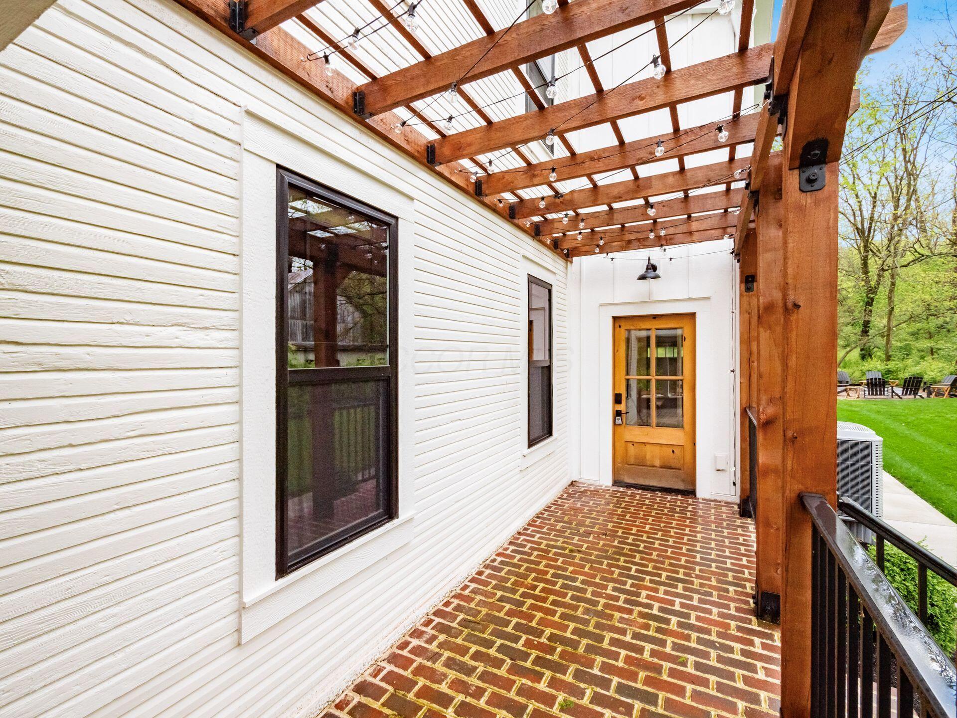 4916 Olentangy River Road Delaware, OH 43015 - Photo 60 of 68 Custom pergola