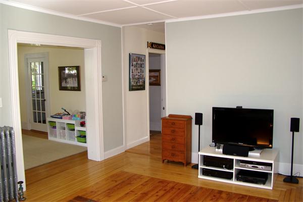 36 Federal Street Reading, MA 01867 - Photo 6 of 23 Gallery Image 6