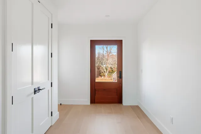 $3,499,000 | 35 Mt Aldworth Road, Vineyard Haven, MA 02568