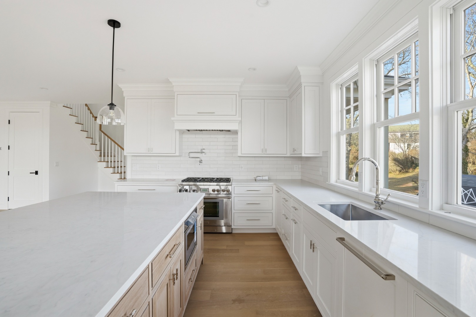 35 Mt Aldworth Road Vineyard Haven, MA 02568 - Photo 9 of 41