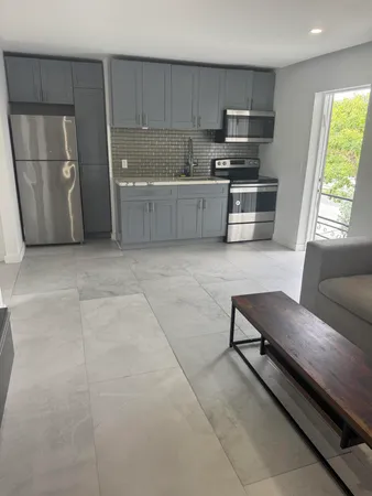 $1,800 | 2201 Greene Street, Unit 5, Hollywood, FL 33020