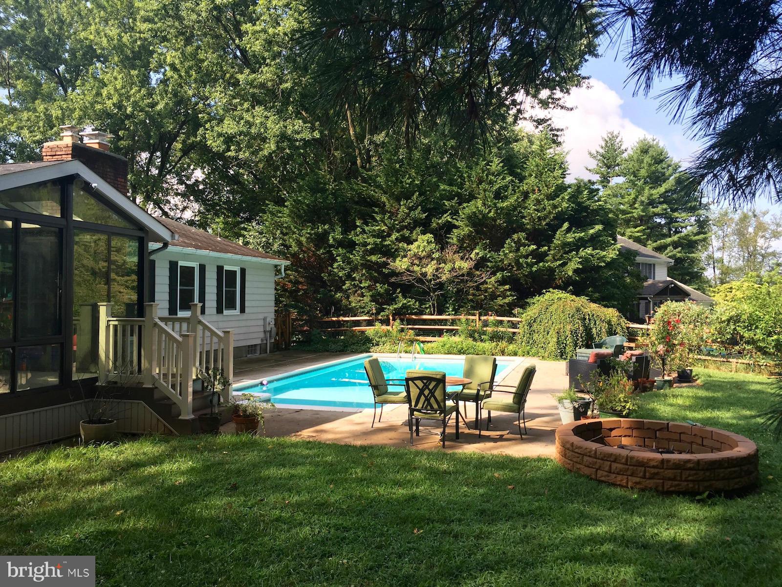 2914 York Manor Road Phoenix, MD 21131 - Photo 3 of 28 In-Ground Pool