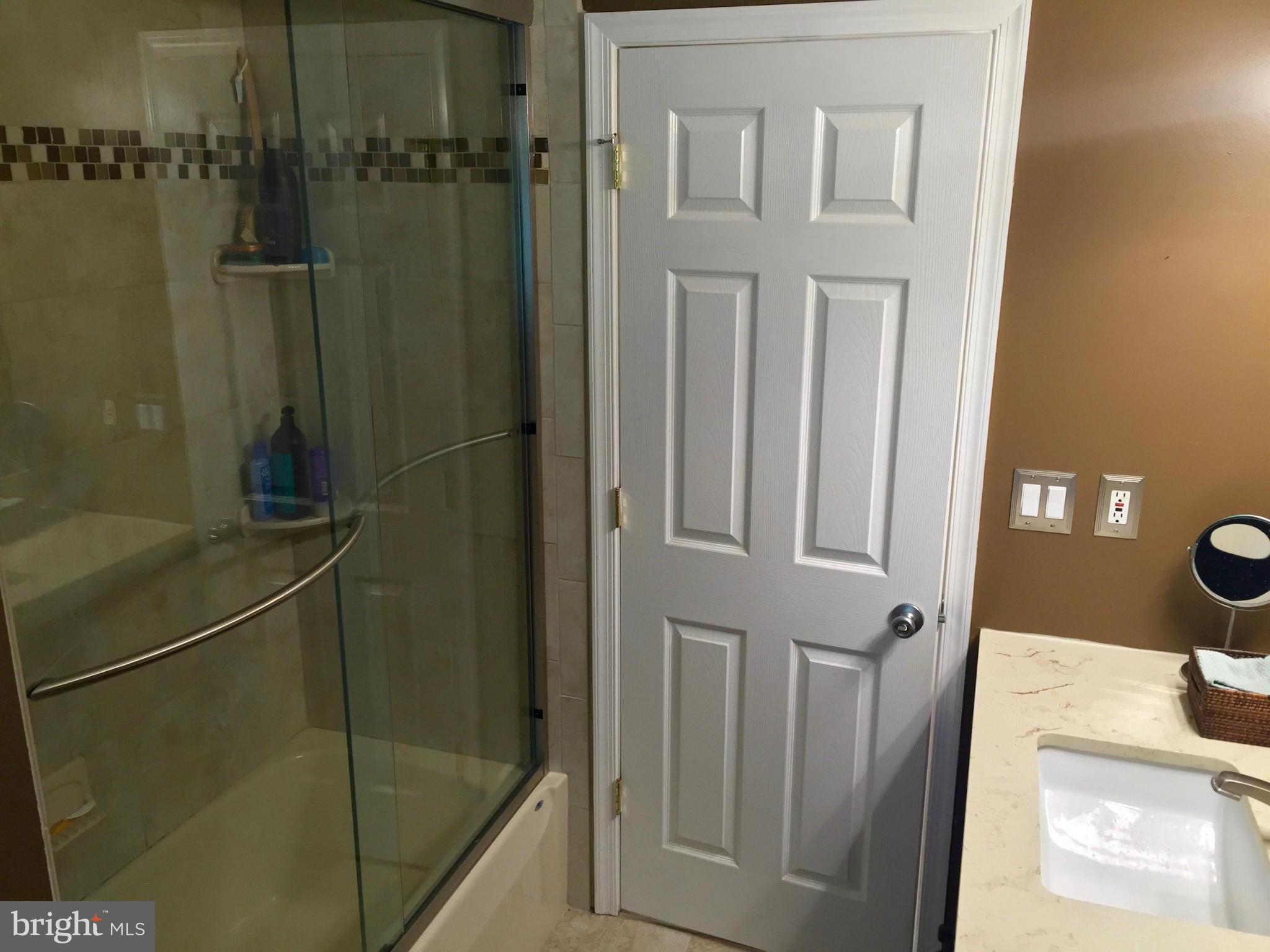 2914 York Manor Road Phoenix, MD 21131 - Photo 21 of 28 Full Bath #2 Has Shower / Tub