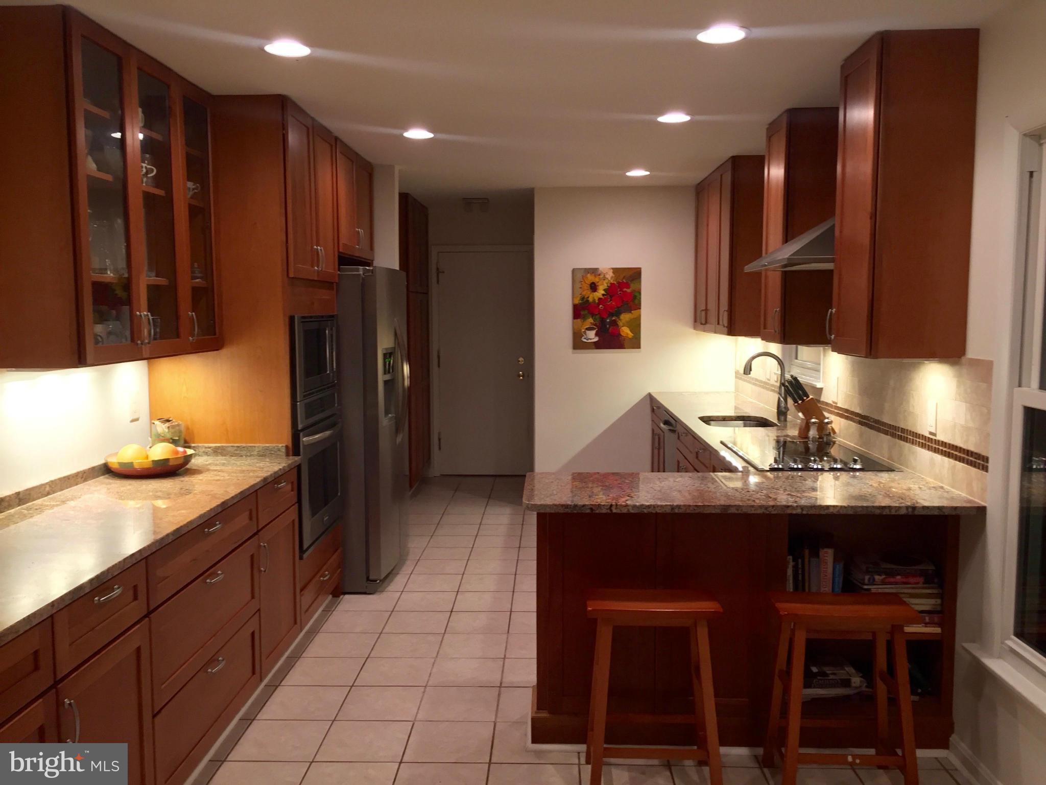 2914 York Manor Road Phoenix, MD 21131 - Photo 7 of 28 Kitchen (2015) With Access to Garage