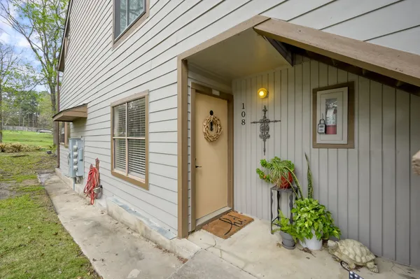 $1,700 | 3900 Aspen Drive, Unit 108, Montgomery, TX 77356