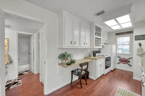 $1,700 | 3900 Aspen Drive, Unit 108, Montgomery, TX 77356