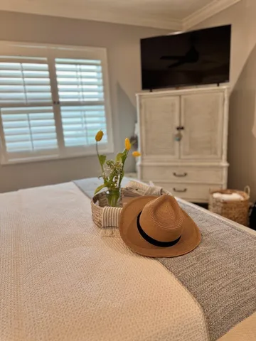 $7,500 | 5500 Old Ocean Boulevard, Unit 202, Ocean Ridge, FL 33435