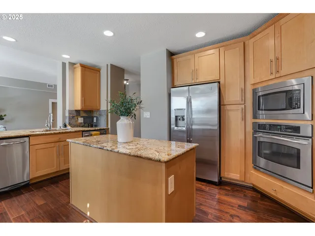 $489,950 | 11525 Southeast Bateleur Way, Happy Valley, OR 97086