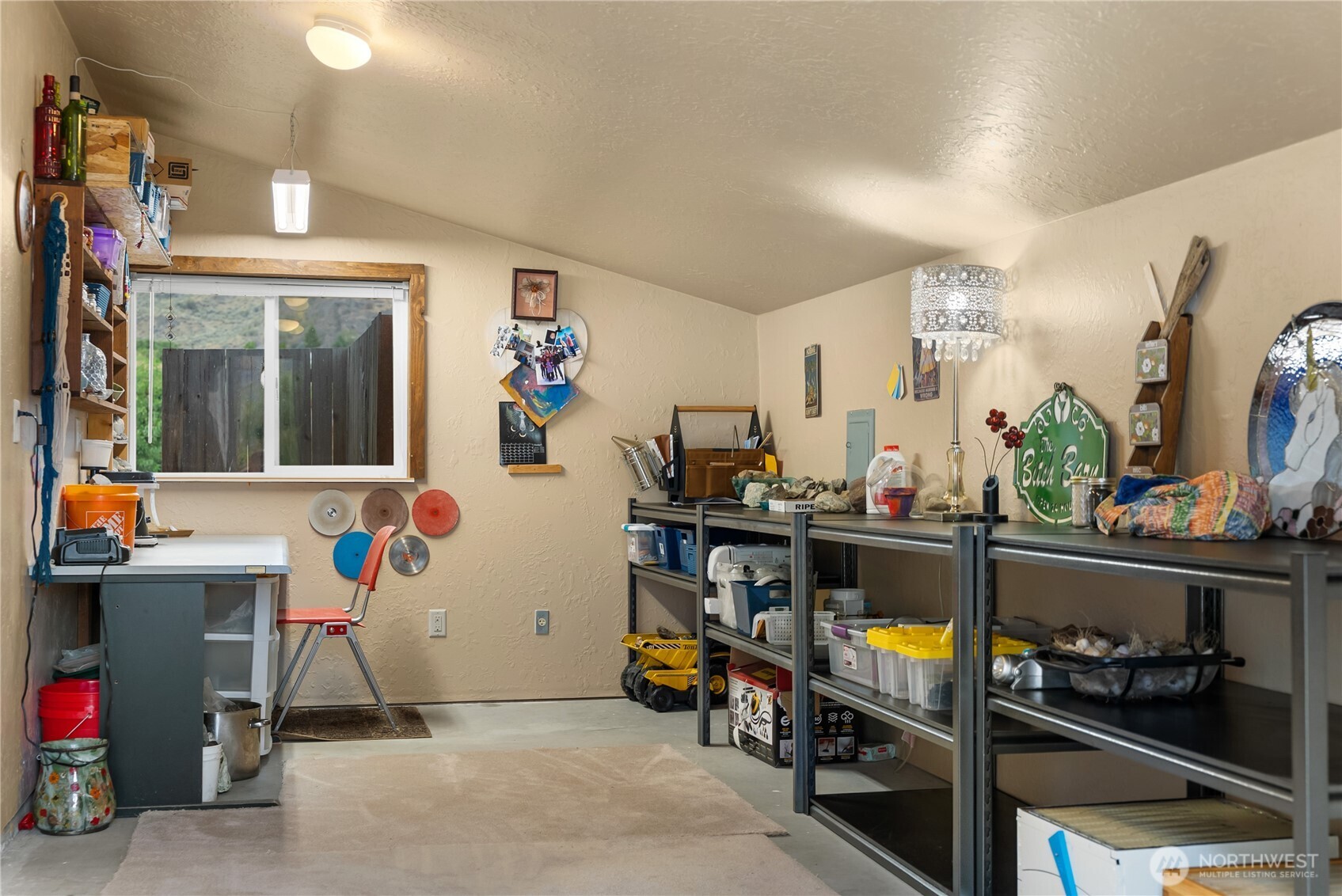 65 Eastlake Road, Unit B Oroville, WA 98844 - Photo 39 of 40 a view of living room