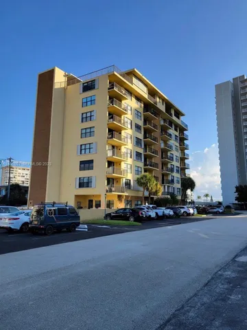 $2,450 | 801 North Ocean Boulevard, Unit 802, Pompano Beach, FL 33062