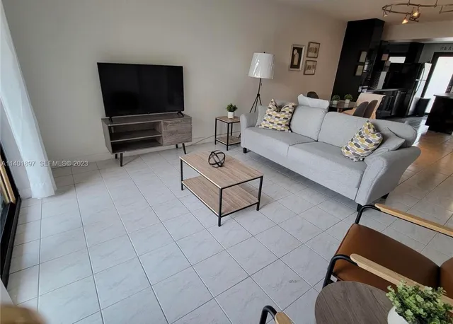 $2,450 | 801 North Ocean Boulevard, Unit 802, Pompano Beach, FL 33062