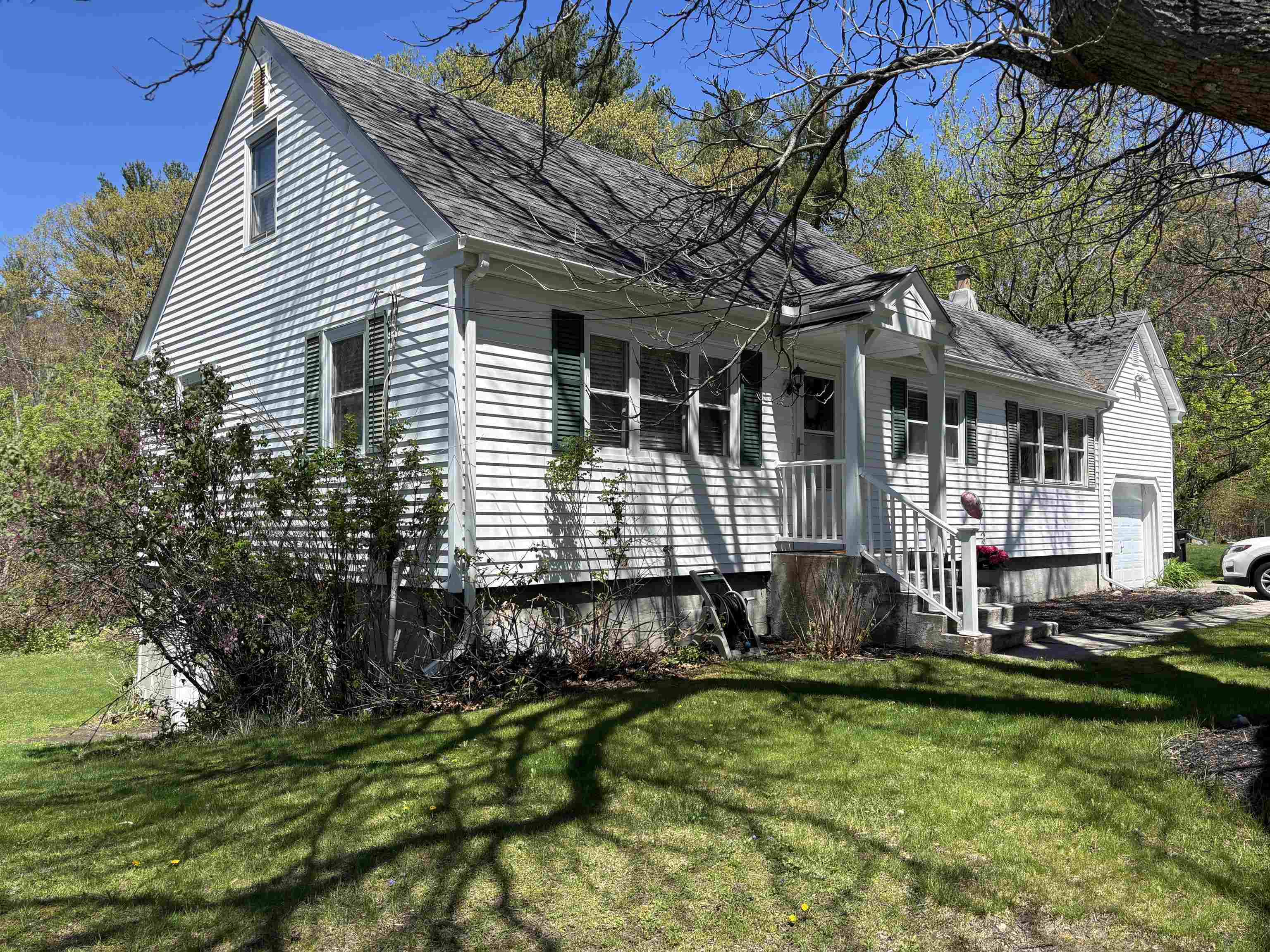 23 Jericho Road Pelham, NH 03076 - Photo 2 of 47