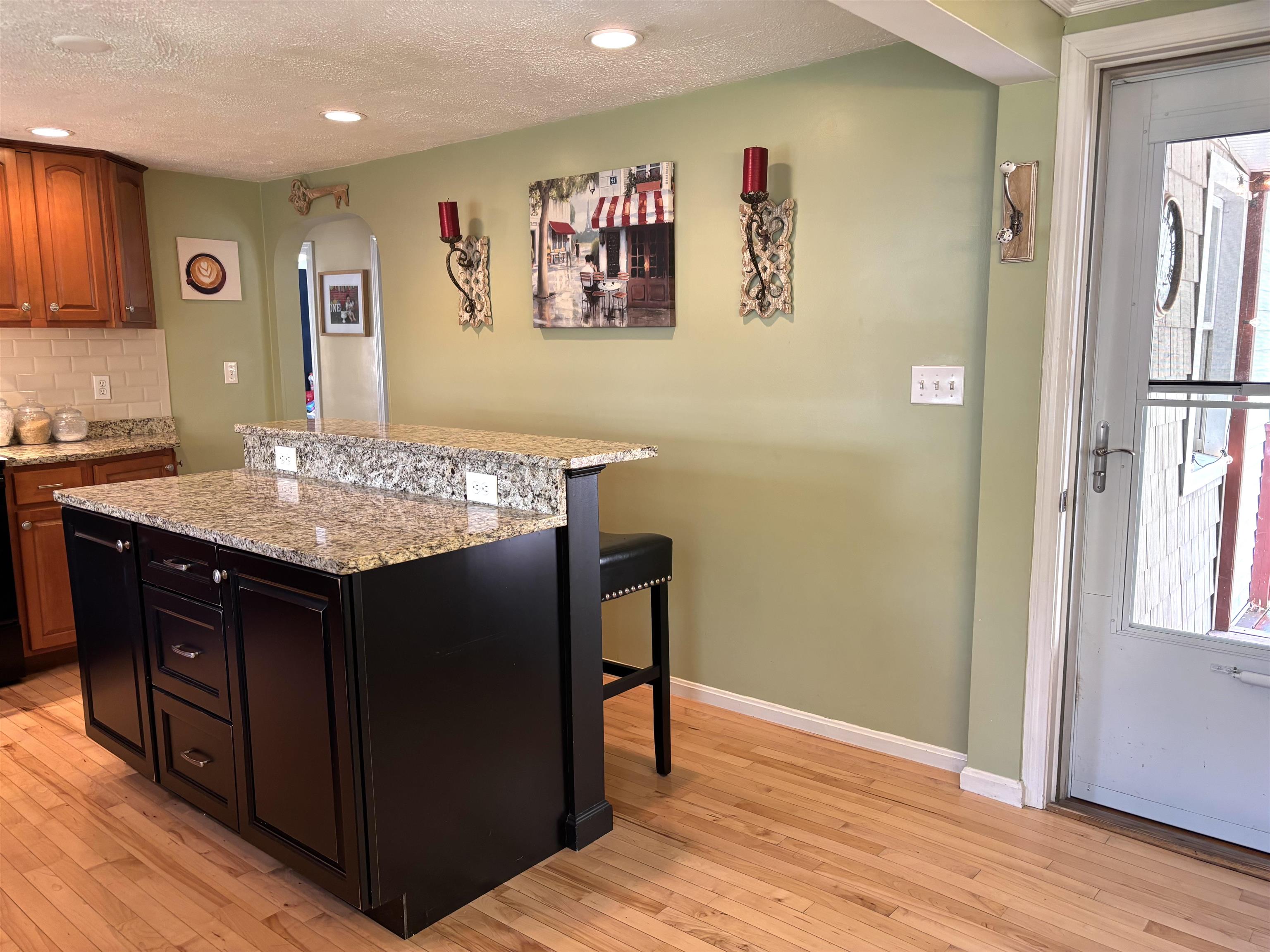 23 Jericho Road Pelham, NH 03076 - Photo 5 of 47