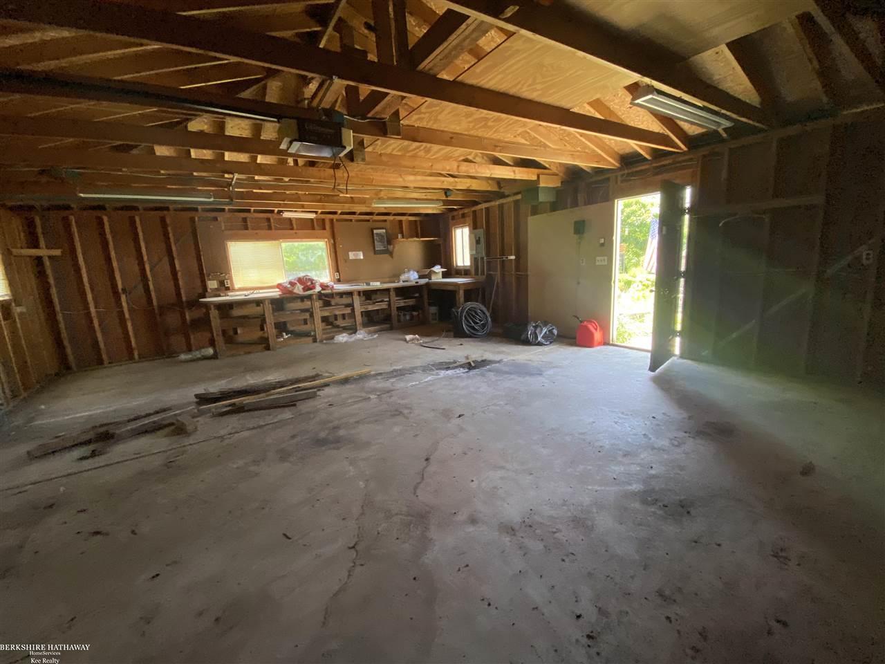 1845 North Rochester Road Leonard, MI 48367 - Photo 29 of 32 50079156-28.JPG