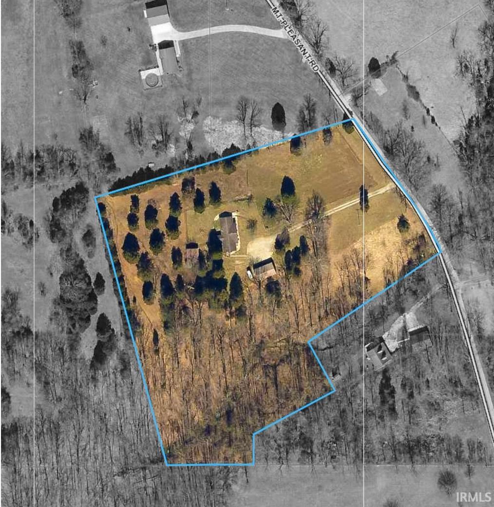 3105 Mt Pleasant Road Bedford, IN 47421 - Photo 3 of 28 Gallery Image 3