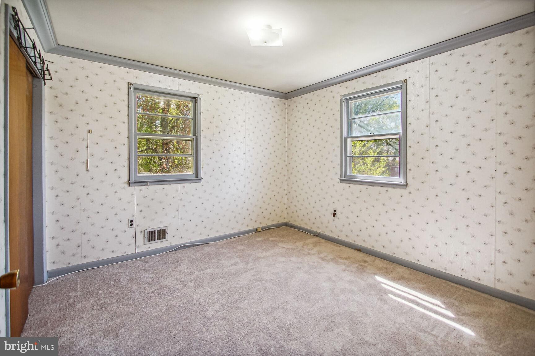 11202 Brandywine Road Clinton, MD 20735 - Photo 19 of 39 Bedroom 3- New Carpet