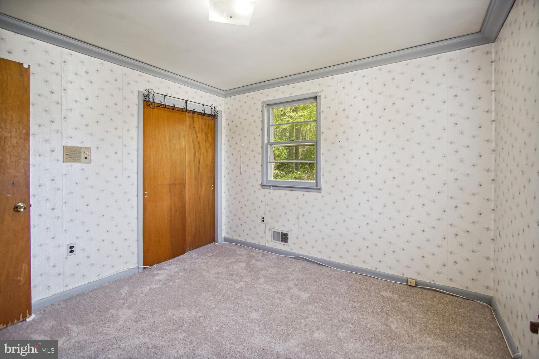 11202 Brandywine Road Clinton, MD 20735 - Photo 20 of 39 Bedroom 3- New Carpet