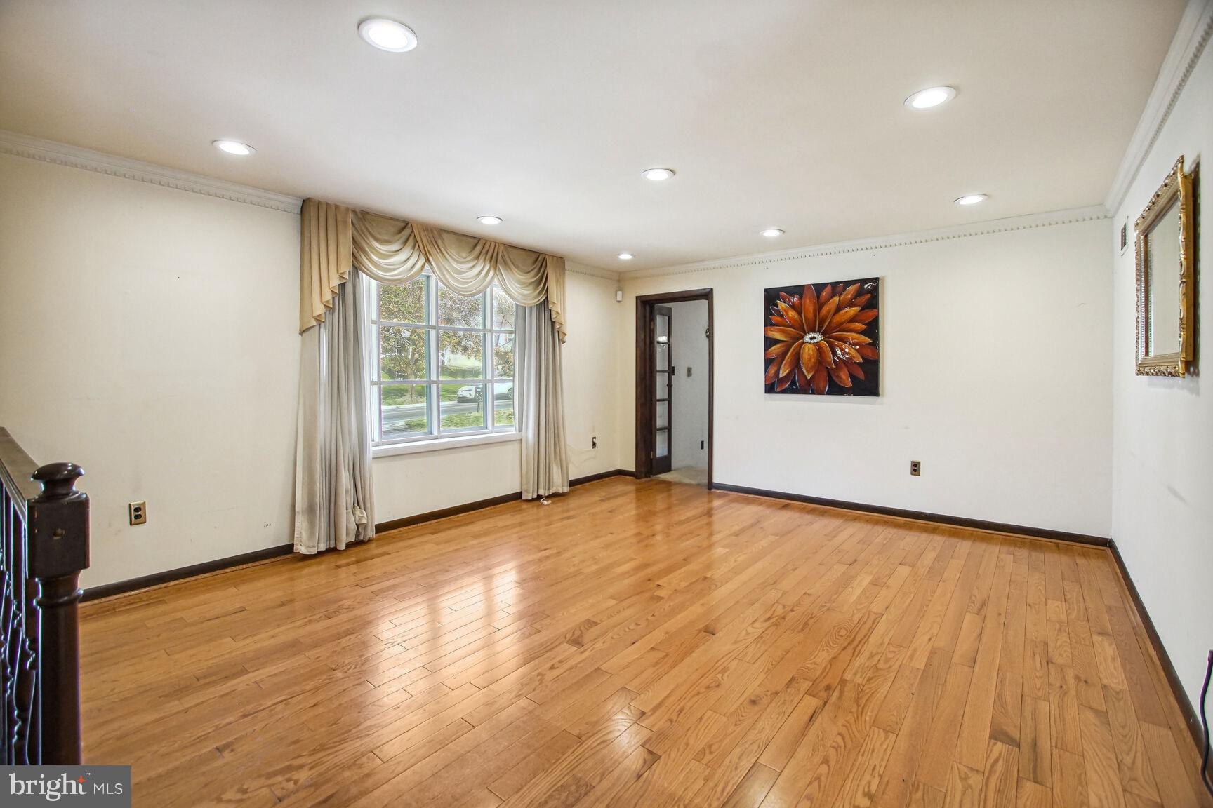 11202 Brandywine Road Clinton, MD 20735 - Photo 5 of 39 Formal Living Room