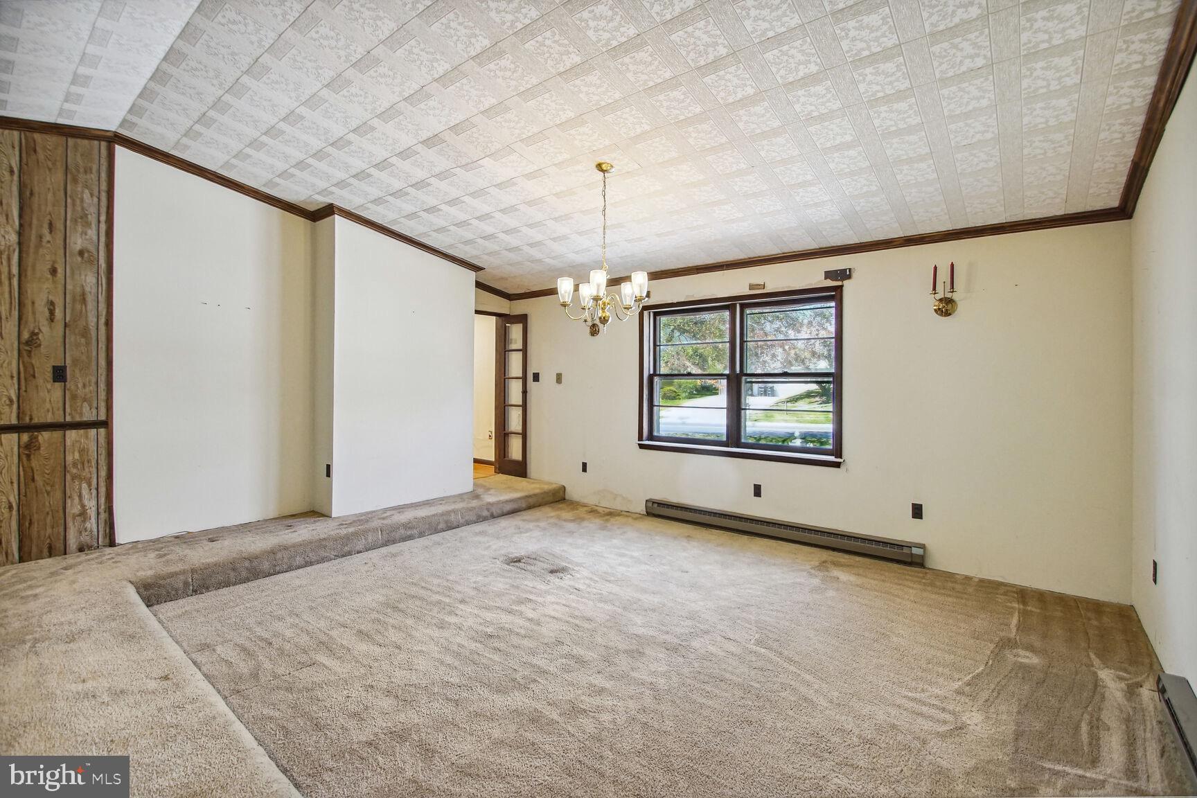 11202 Brandywine Road Clinton, MD 20735 - Photo 8 of 39 Addition - Living room / Dining area 24' x 18'