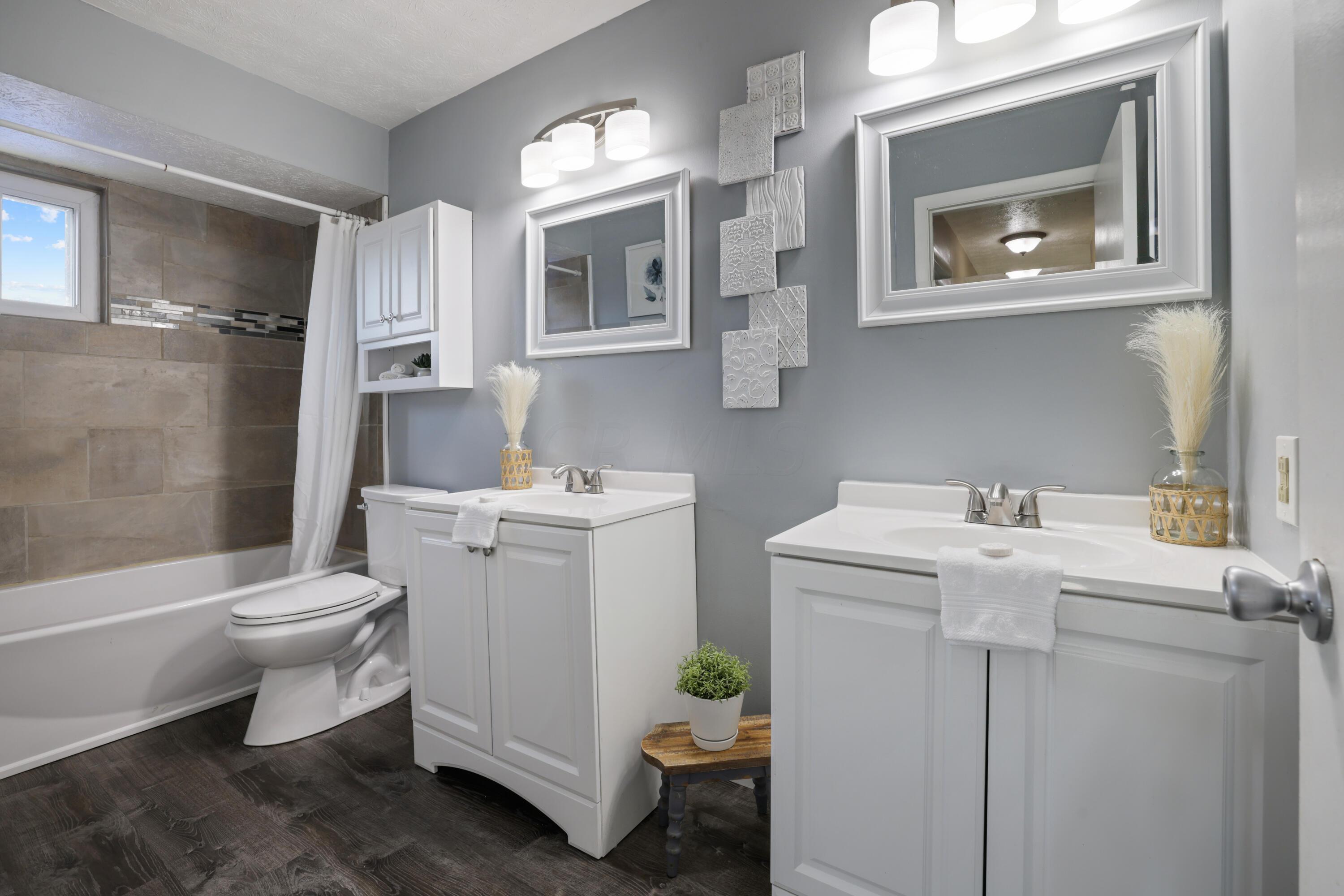 1725 Demorest Road Columbus, OH 43228 - Photo 46 of 75 Guest Bathroom