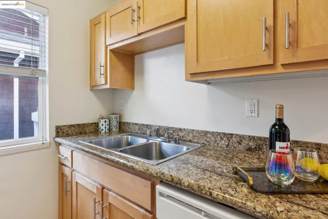 $305,000 | 104 Marina Lakes Drive, Richmond, CA 94804