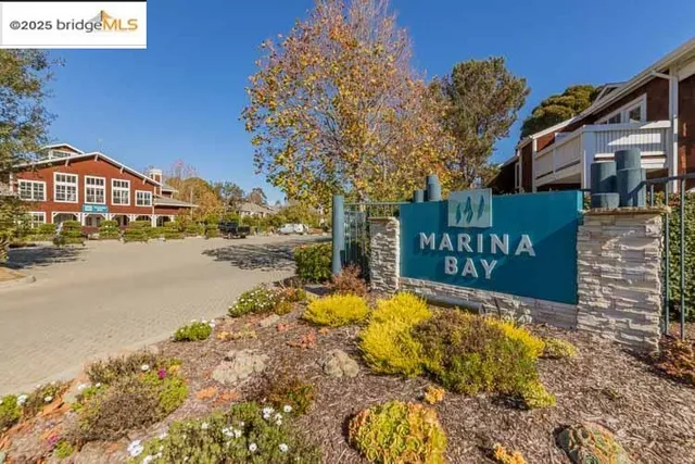 $305,000 | 104 Marina Lakes Drive, Richmond, CA 94804