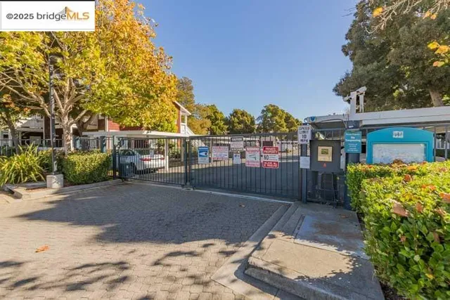 $305,000 | 104 Marina Lakes Drive, Richmond, CA 94804