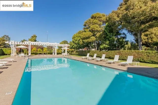 $305,000 | 104 Marina Lakes Drive, Richmond, CA 94804