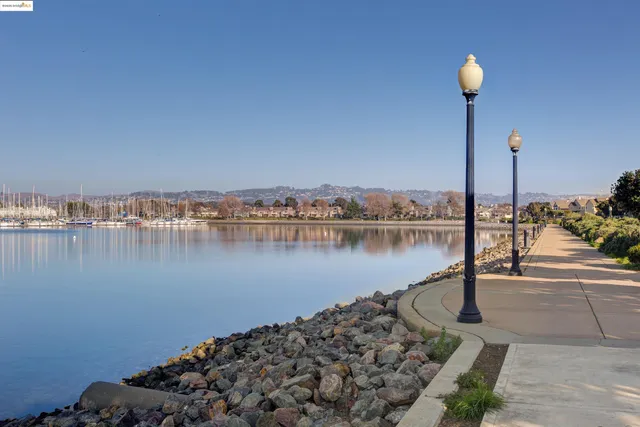 $305,000 | 104 Marina Lakes Drive, Richmond, CA 94804
