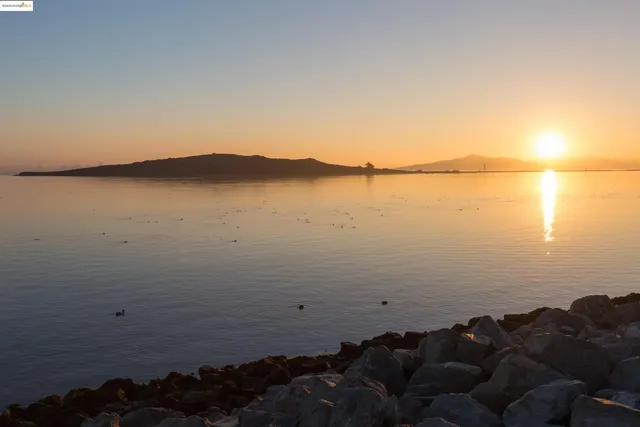 $305,000 | 104 Marina Lakes Drive, Richmond, CA 94804