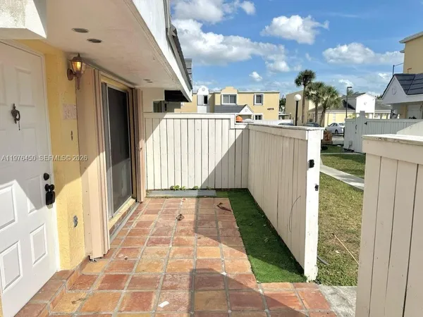 $2,600 | 4580 Southwest 68th Ct Circle, Unit 162, Miami, FL 33155