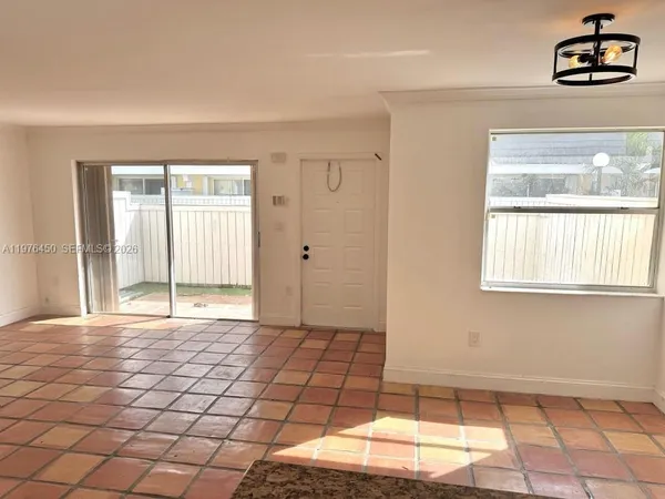 $2,600 | 4580 Southwest 68th Ct Circle, Unit 162, Miami, FL 33155