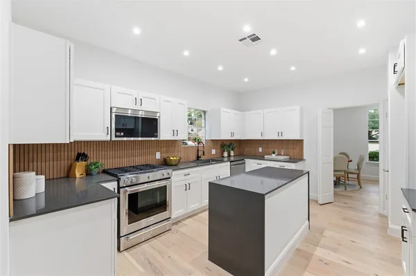 $860,000 | 15827 Foxgate Road, Houston, TX 77079