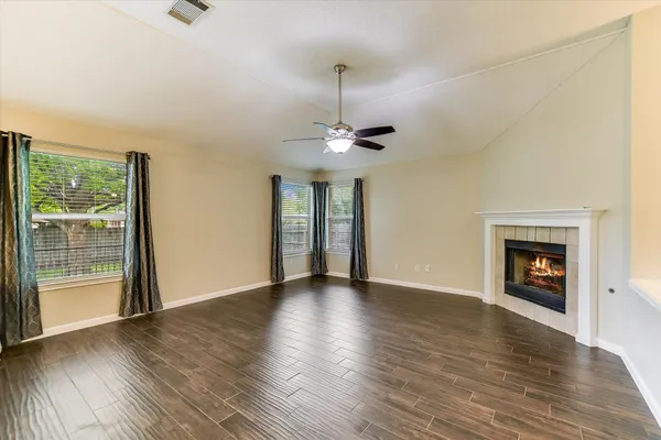 $2,395 | 1303 Crossvine Way, Pflugerville, TX 78660