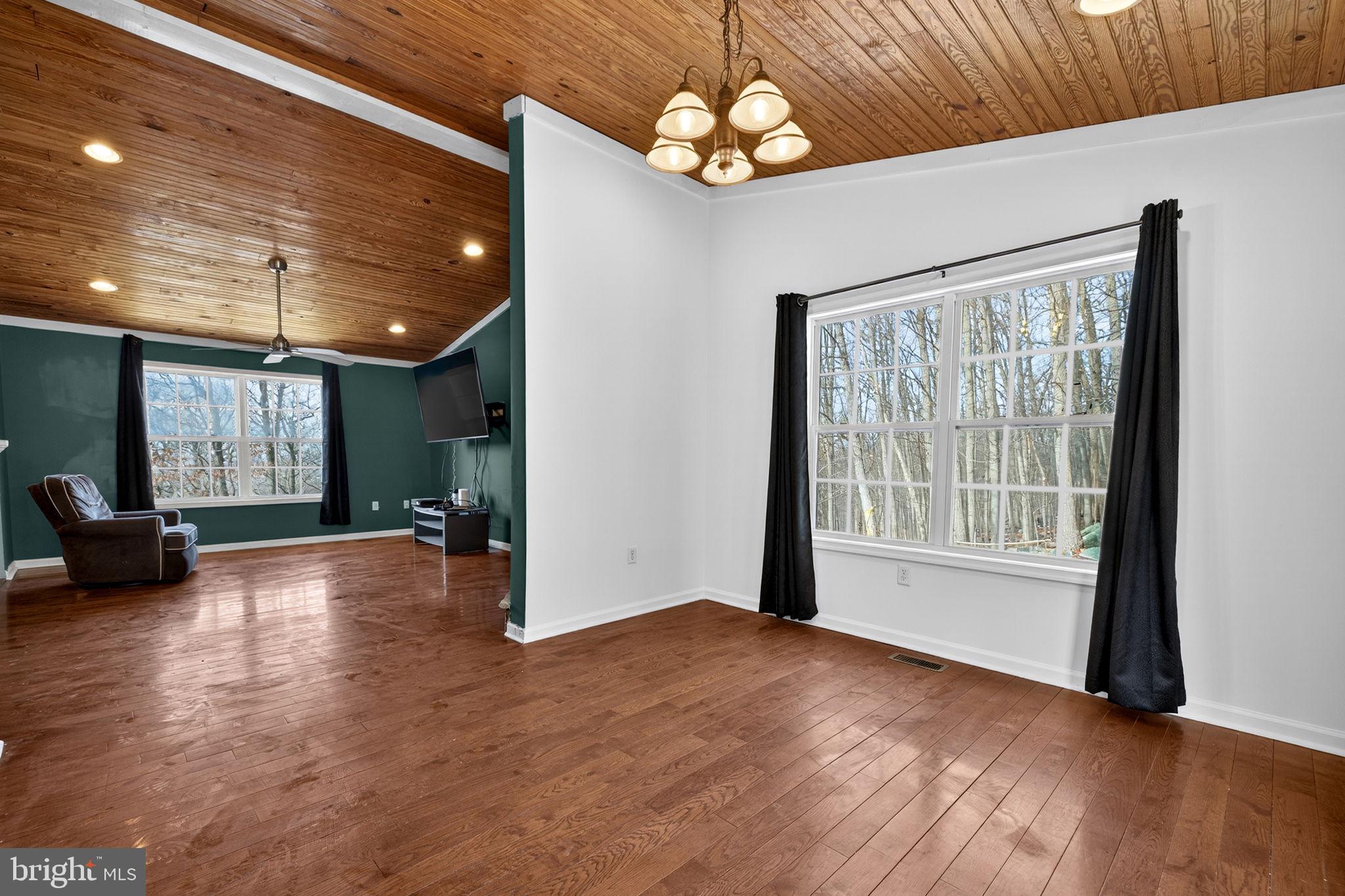 1194 Valley View Road Harpers Ferry, WV 25425 - Photo 12 of 49 Dining Room