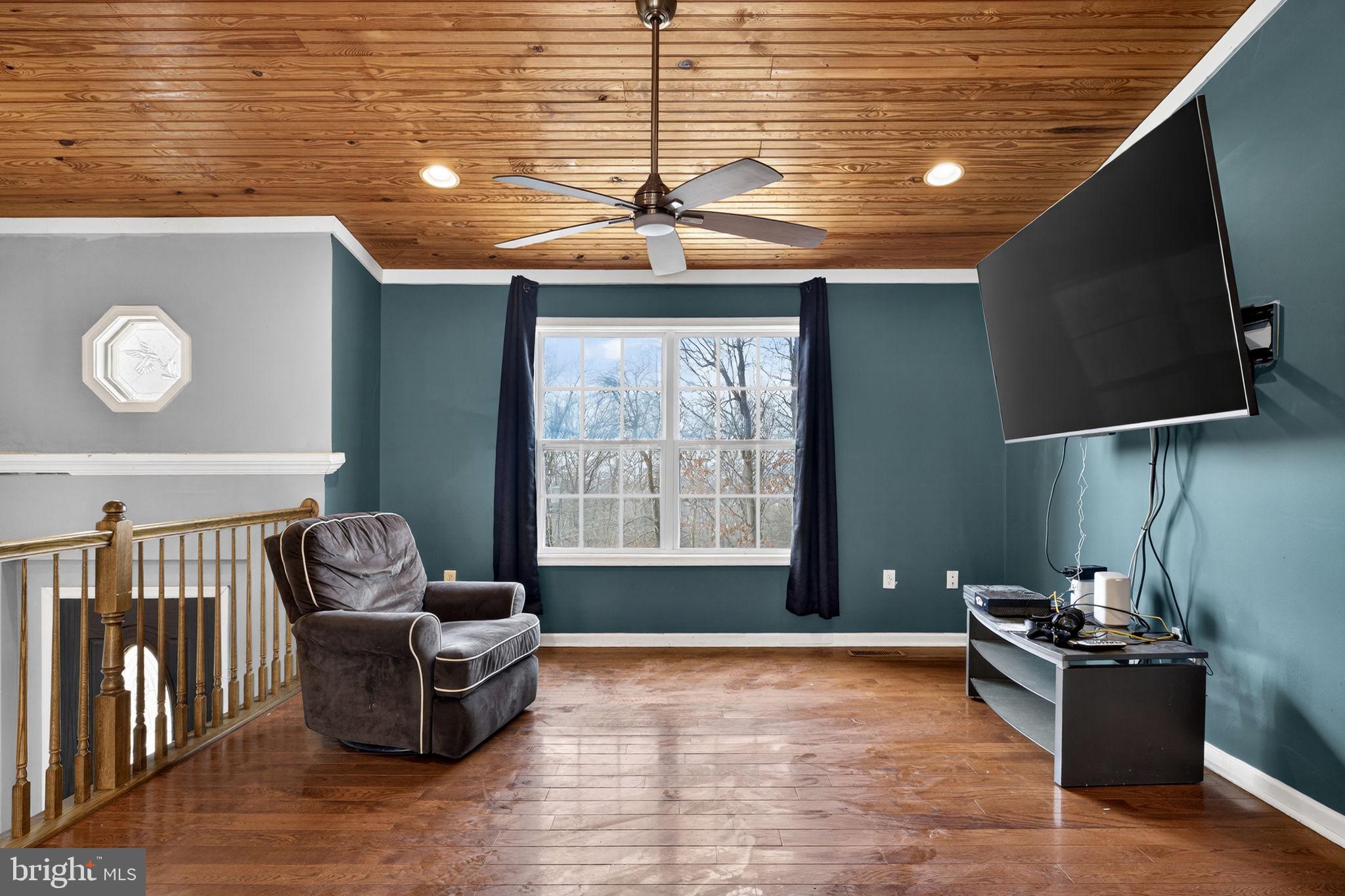 1194 Valley View Road Harpers Ferry, WV 25425 - Photo 7 of 49 Living Room