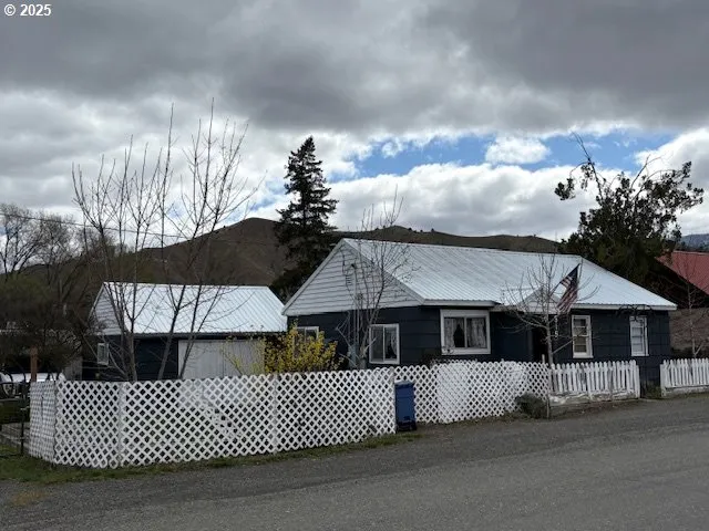 $226,500 | 315 South Fork Road, Dayville, OR 97825
