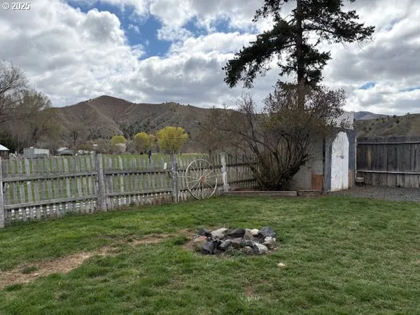 $221,500 | 315 South Fork Road, Dayville, OR 97825