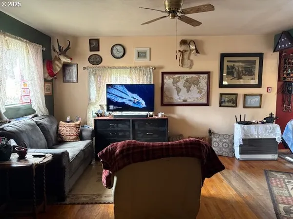 $221,500 | 315 South Fork Road, Dayville, OR 97825