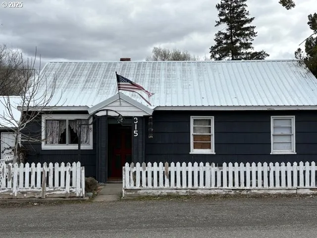 $226,500 | 315 South Fork Road, Dayville, OR 97825