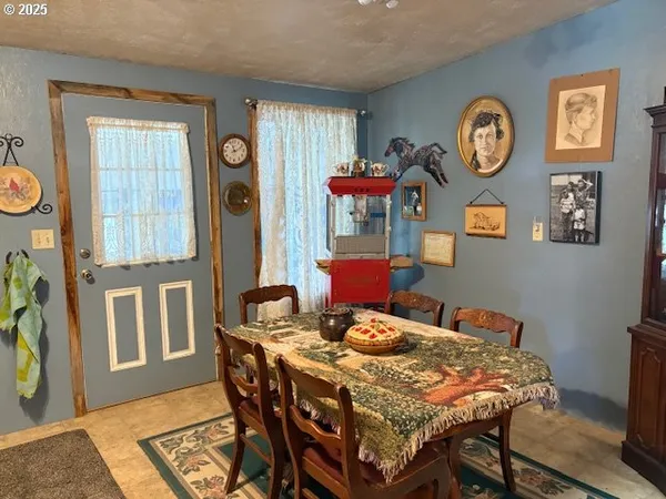 $221,500 | 315 South Fork Road, Dayville, OR 97825