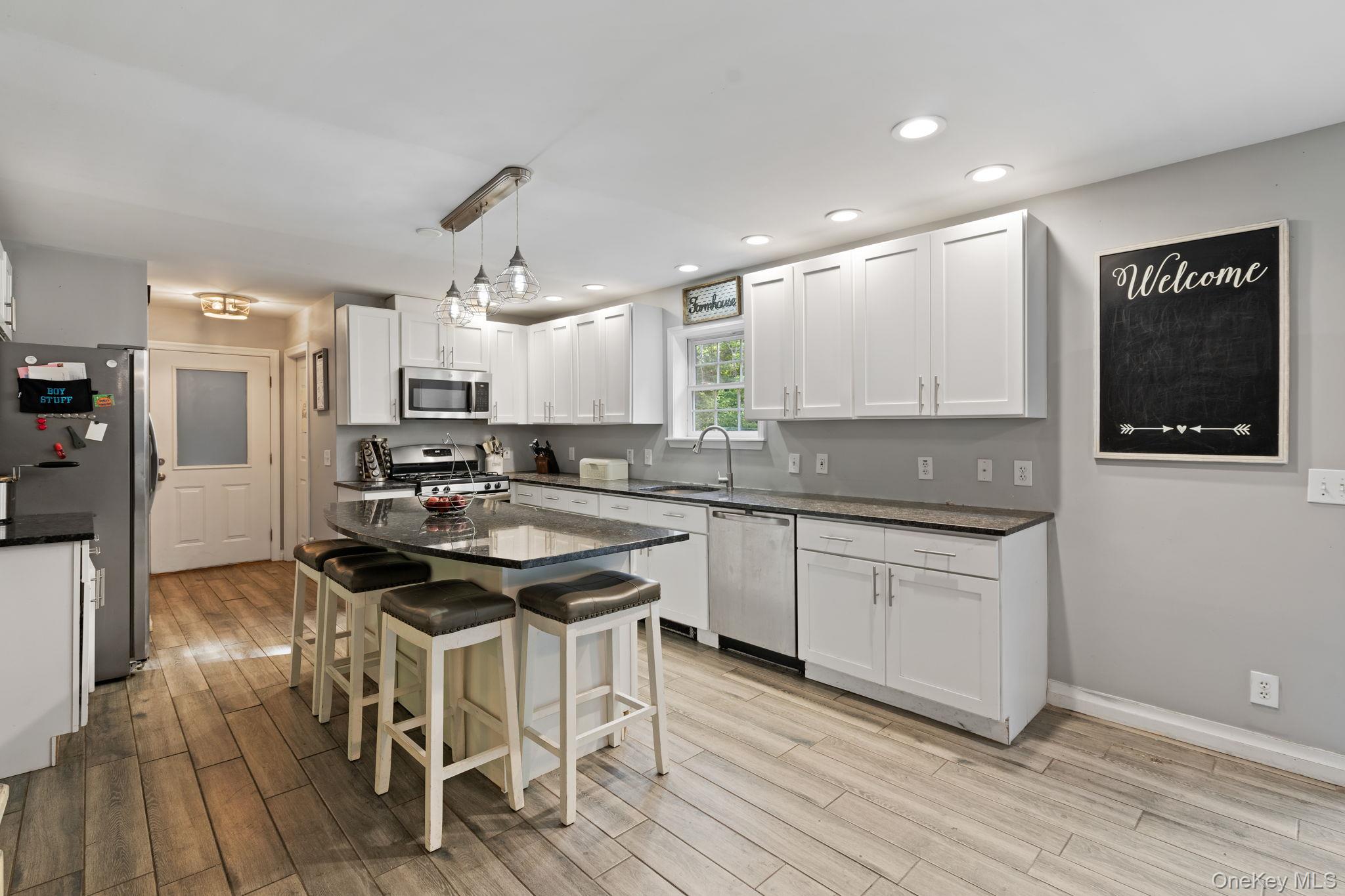 181 Penaluna Road Monroe, NY 10950 - Photo 2 of 33
