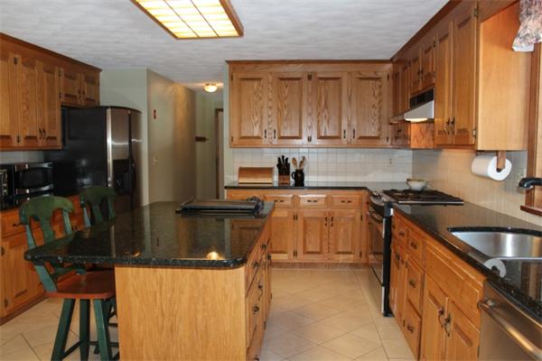 7 Joseph Road Hopkinton, MA 01748 - Photo 3 of 30 Gallery Image 3