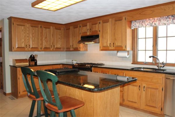 7 Joseph Road Hopkinton, MA 01748 - Photo 5 of 30 Gallery Image 5